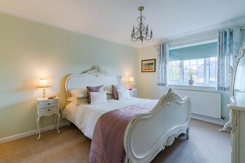 4 bedroom detached house for sale - Redgrove Park, Cheltenham, GL51