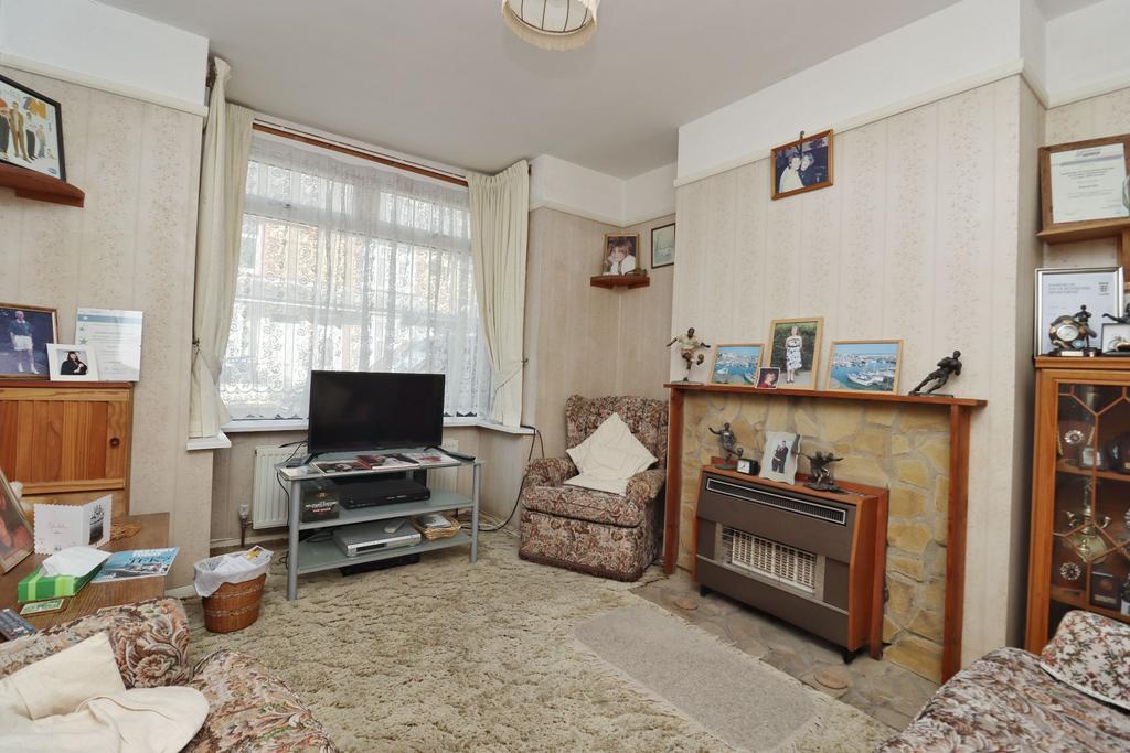 Fairlight Avenue, Ramsgate 3 bed terraced house for sale £180,000