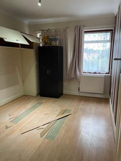 2 bedroom flat to rent, Mays Lane, Barnet EN5 2DY