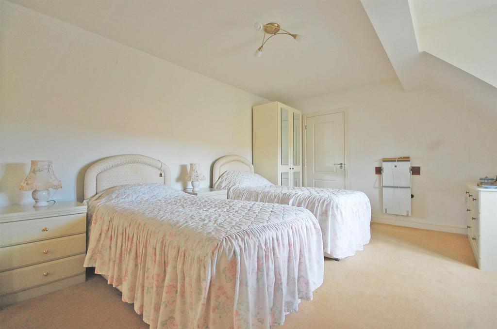 Bed 1.jpg