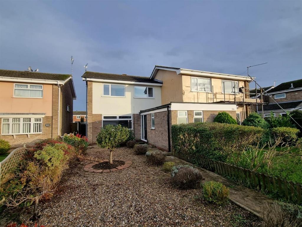 Mariners Compass, Gorleston, Great... 3 bed semidetached house £