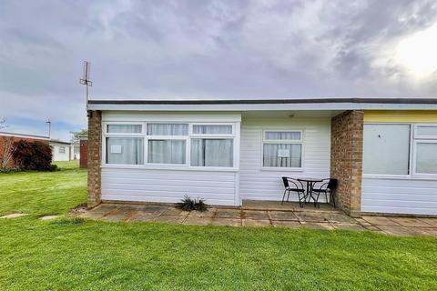 2 bedroom chalet for sale, Sundowner, Newport Road, Hemsby