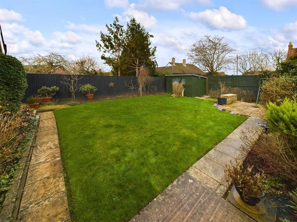 Ingram Road, Melksham SN12 4 bed link detached house for sale £345,000