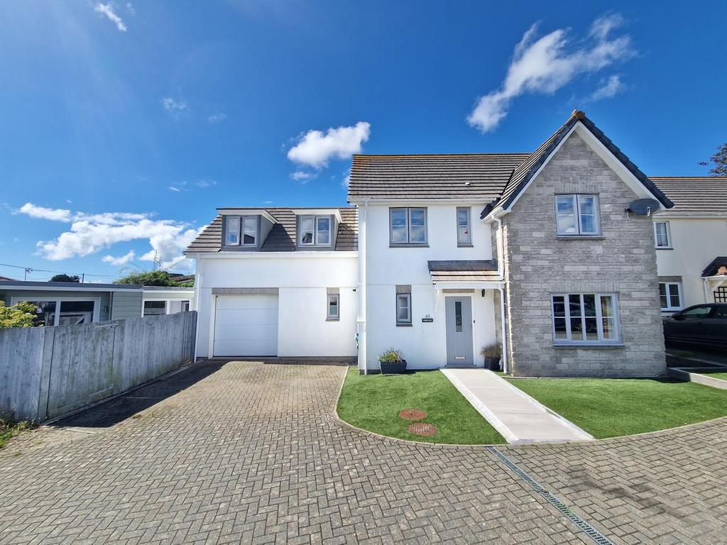 Bosnoweth, Helston TR13 4 bed detached house for sale £585,000