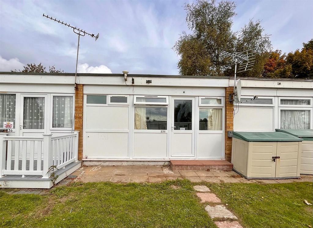 Hemsby 2 bed chalet for sale £38,500