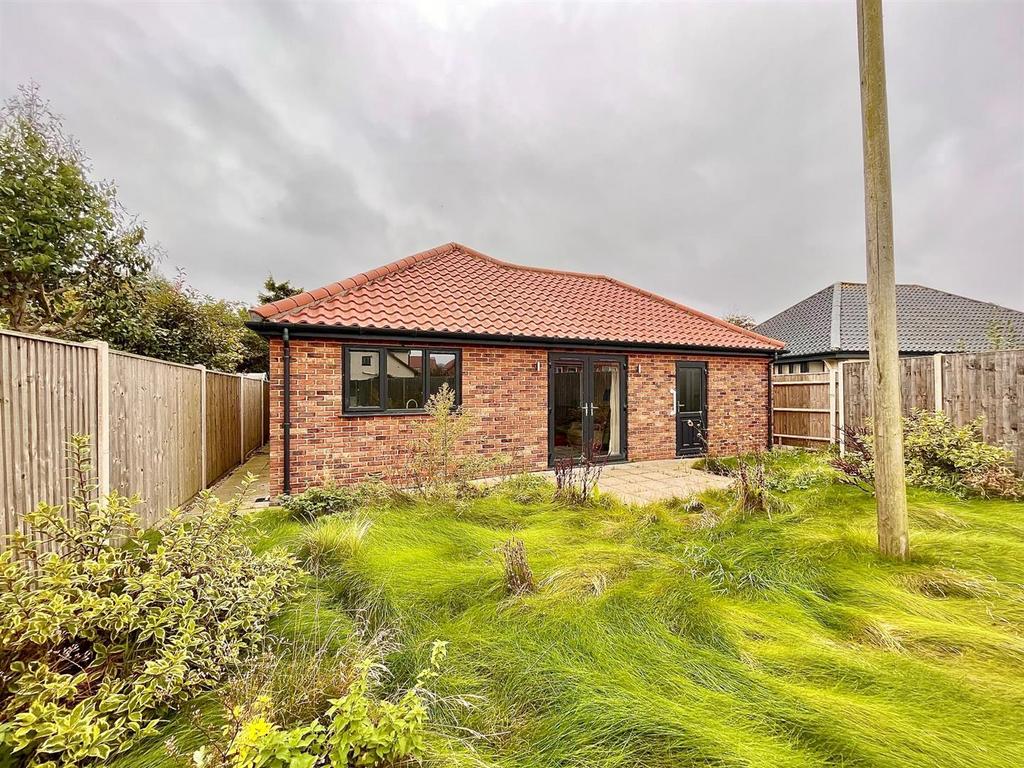 Yarmouth Road, Ormesby 3 bed detached bungalow for sale £345,000