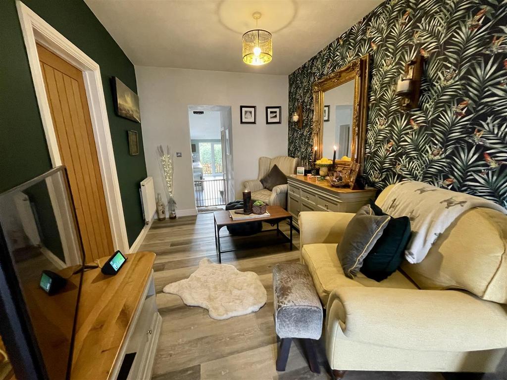 Cross Hands Road, Gorslas, Llanelli 3 bed detached house for sale £