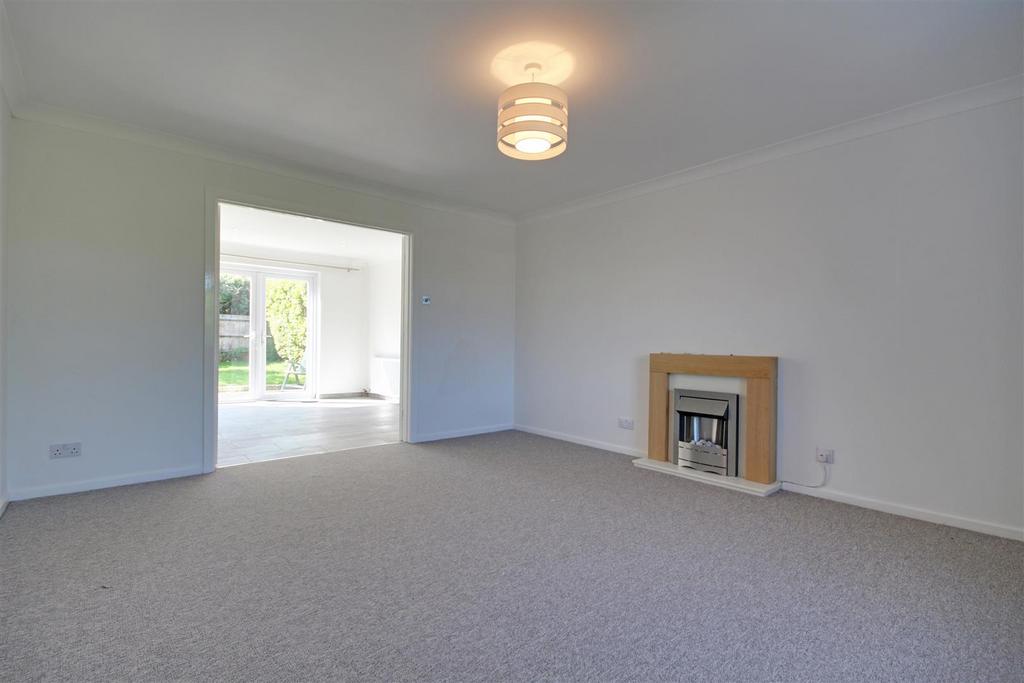 Living room 2.jpg