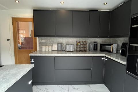 3 bedroom terraced house for sale - Saville Road, Skelmanthorpe, HD8 9ED