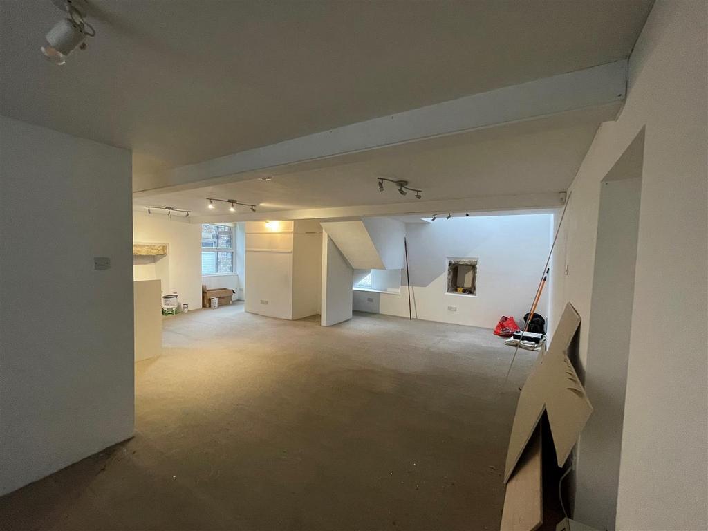 Raikes Road, Skipton 2 bed apartment to rent £745 pcm (£172 pw)