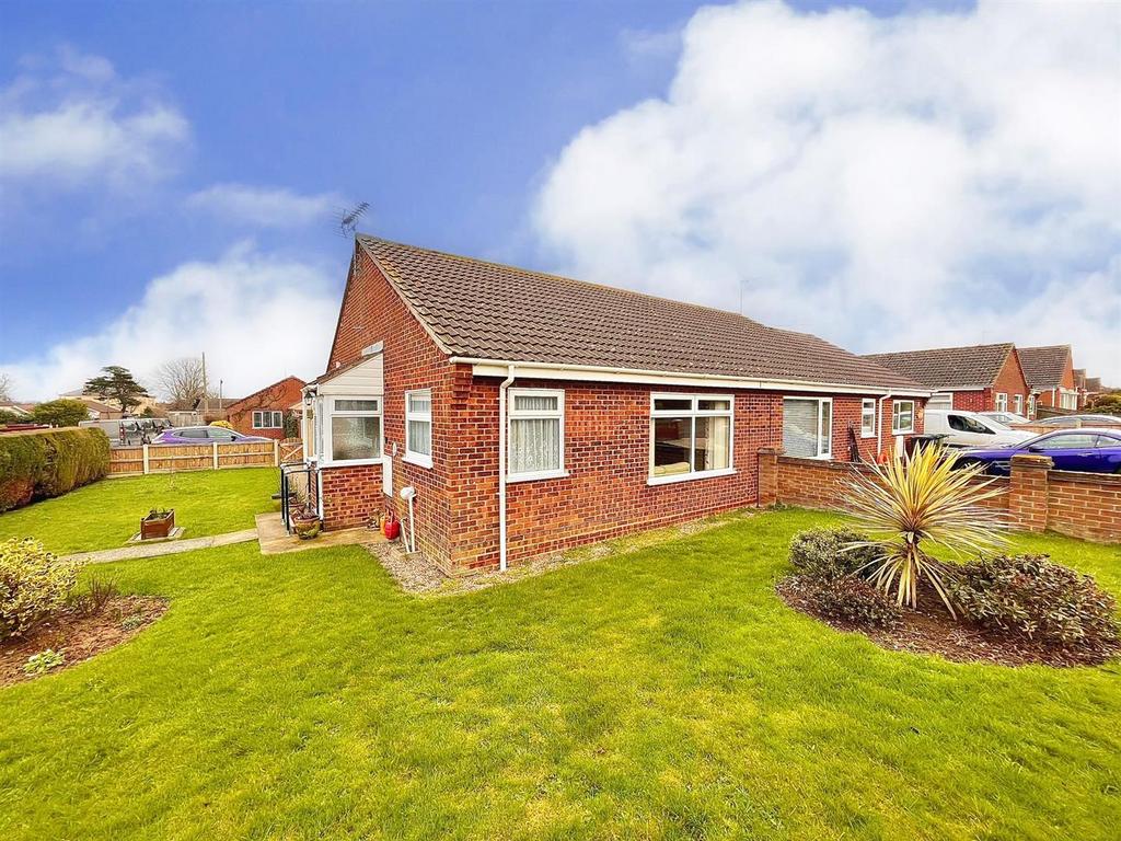 Winterton On Sea 2 bed semidetached bungalow for sale £250,000