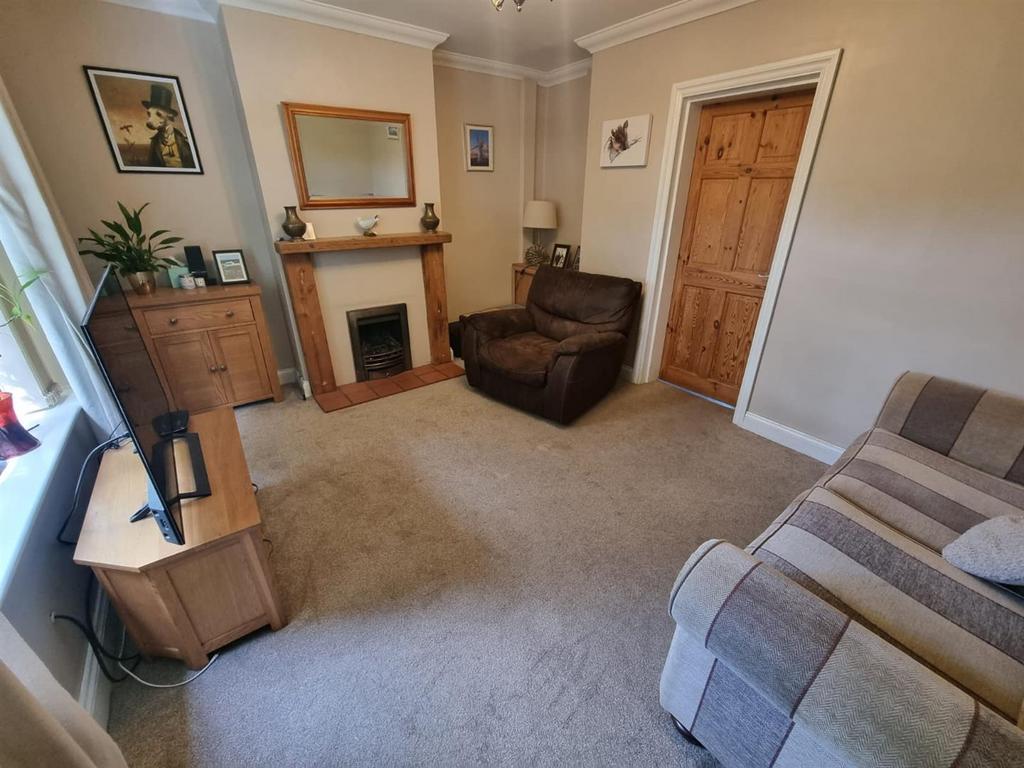 Lawn Avenue, Great Yarmouth 3 bed terraced house £170,000