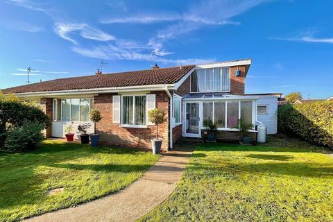 3 bedroom semi-detached bungalow for sale - Firs Avenue, Ormesby