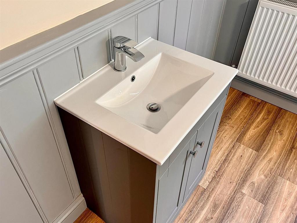 Orchard Broad Bathroom