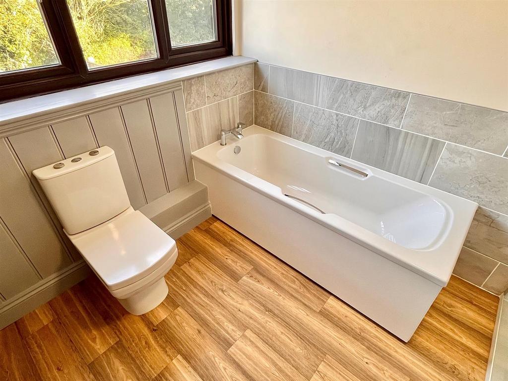 Orchard Broad Bathroom