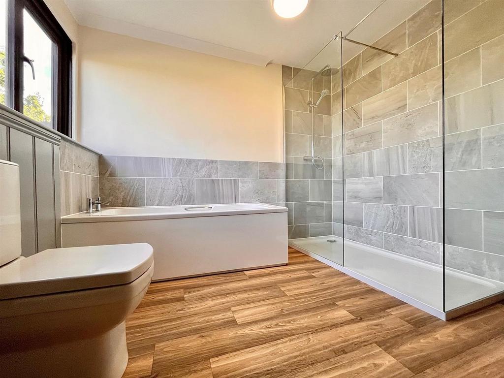 Orchard Broad Bathroom