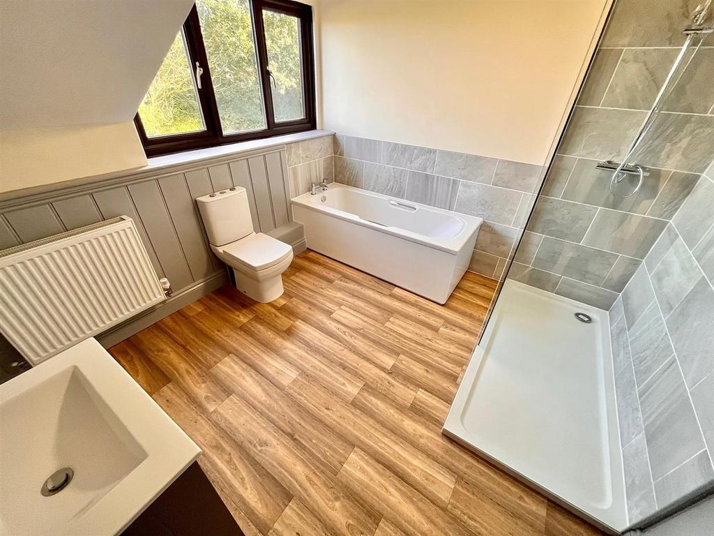 Orchard Broad Bathroom