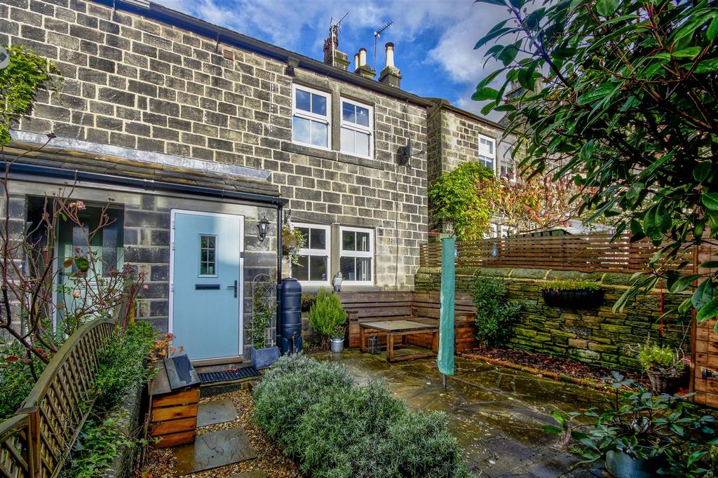Lombard Street, Leeds LS19 2 bed end of terrace house for sale £329,950