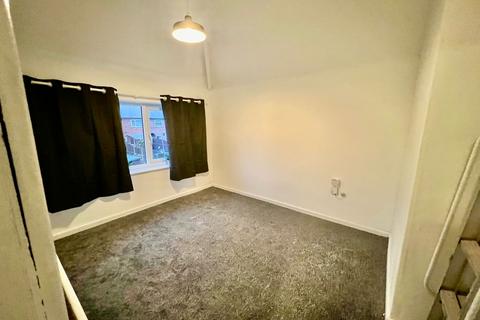 2 bedroom apartment to rent, Florence Avenue, Long Eaton NG10