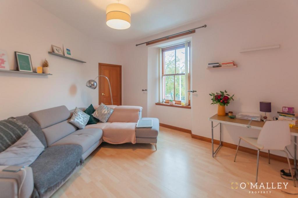 Grange Road, Alloa 3 bed flat £795 pcm (£183 pw)