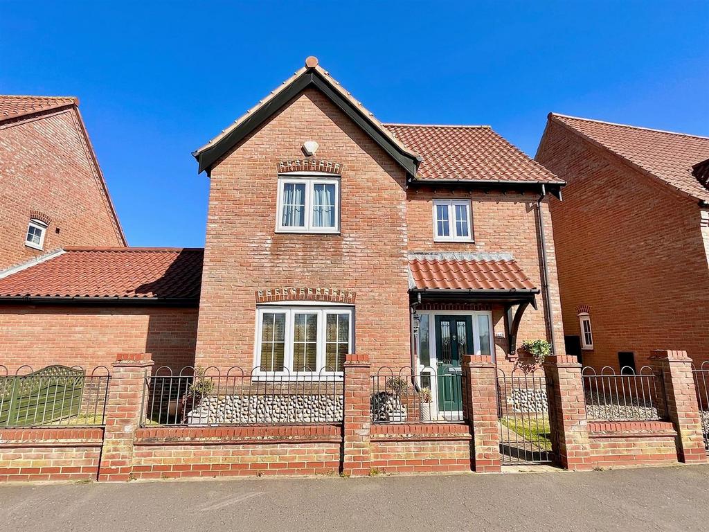Hemsby 3 bed detached house for sale £339,500