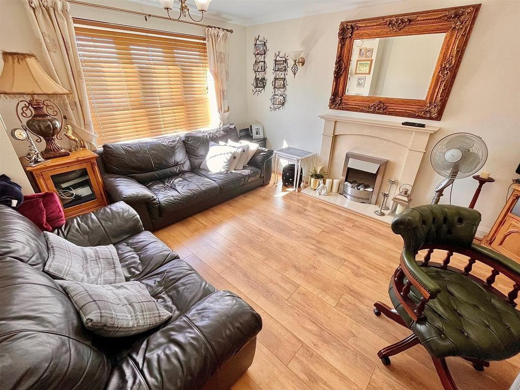 Hemsby 3 bed detached house for sale £339,500