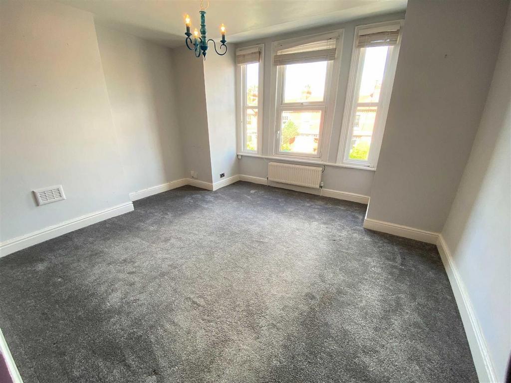 Atwood Road, Didsbury, Manchester 2 bed flat £1,275 pcm (£294 pw)