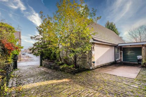 3 bedroom detached bungalow for sale, Lorraine Bungalow, Halifax