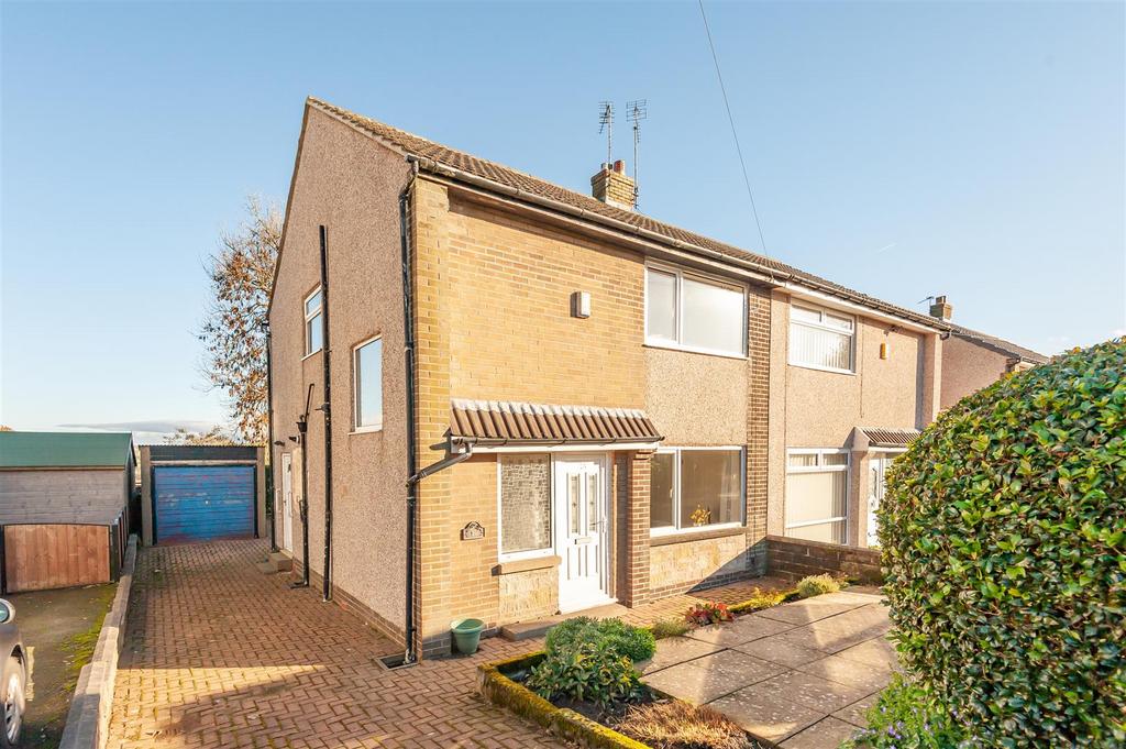 Eastwood Avenue, Illingworth, Halifax 3 bed semidetached house for