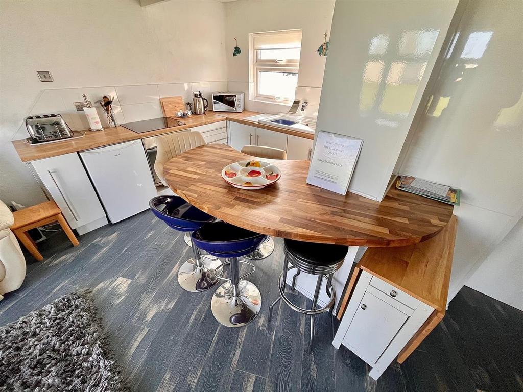 Open Plan Living Room/Kitchen