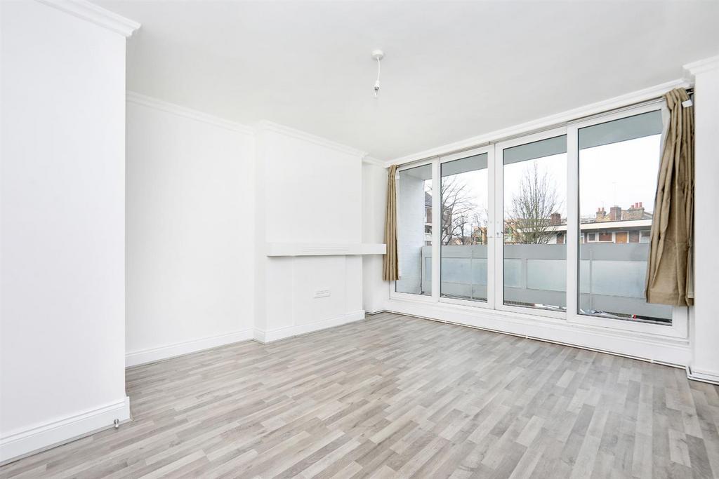 Oakwood Drive, London 1 bed apartment to rent £1,100 pcm (£254 pw)
