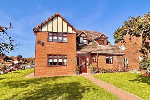 4 bedroom detached house for sale, Blyth Road, Caister-On-Sea