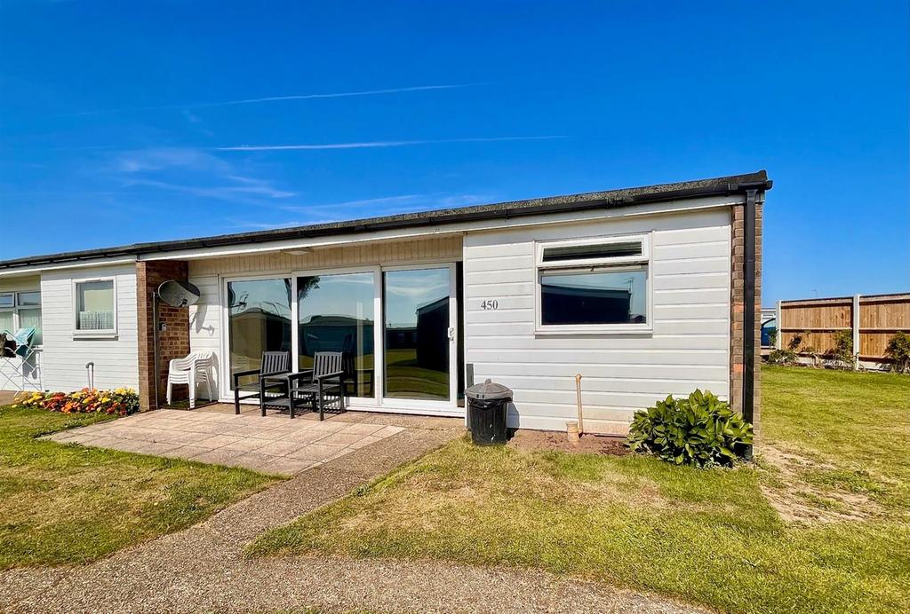Beach Road, Scratby 3 bed chalet for sale £55,000