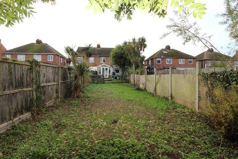 15 Harps Avenue, Minster On Sea, Sheerness, ME12 3PF