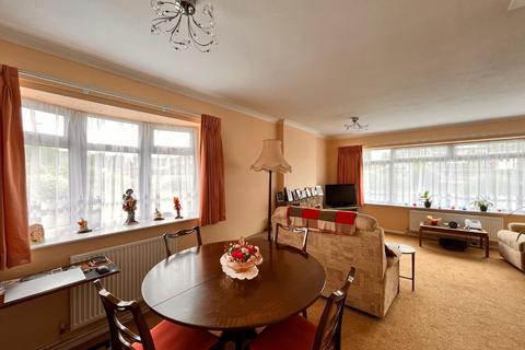 93 Avon Drive, Bedford, MK41 7UT