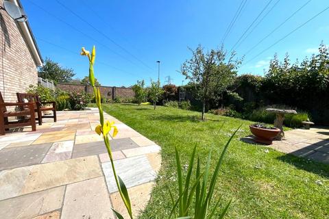 93 Avon Drive, Bedford, MK41 7UT