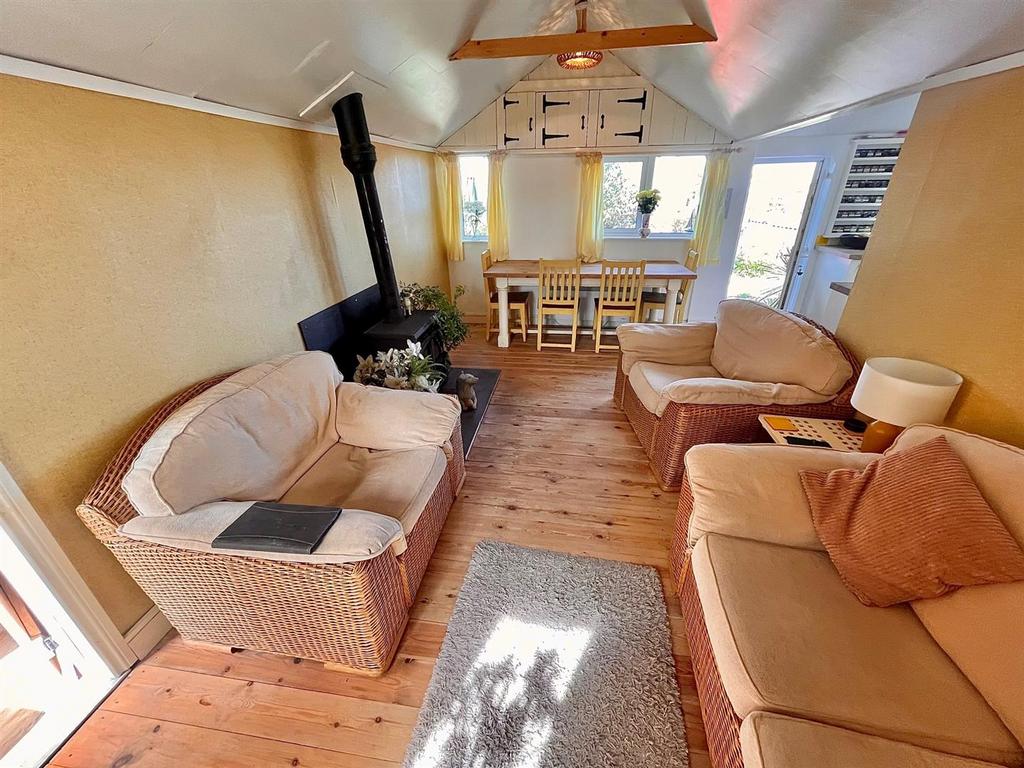 The Marrams, Hemsby 2 bed detached bungalow for sale £90,000
