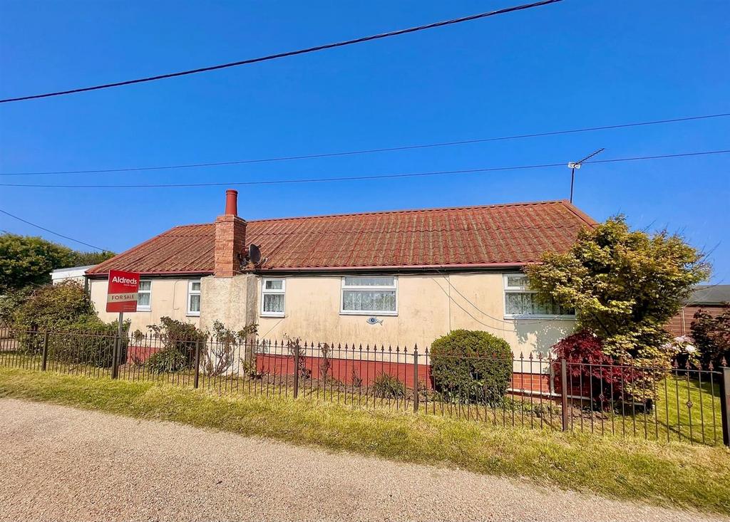 Four Acres Estate, Hemsby 3 bed detached bungalow for sale £230,000