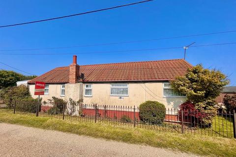 3 bedroom detached bungalow for sale - Four Acres Estate, Hemsby