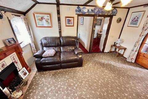 3 bedroom detached bungalow for sale, Four Acres Estate, Hemsby