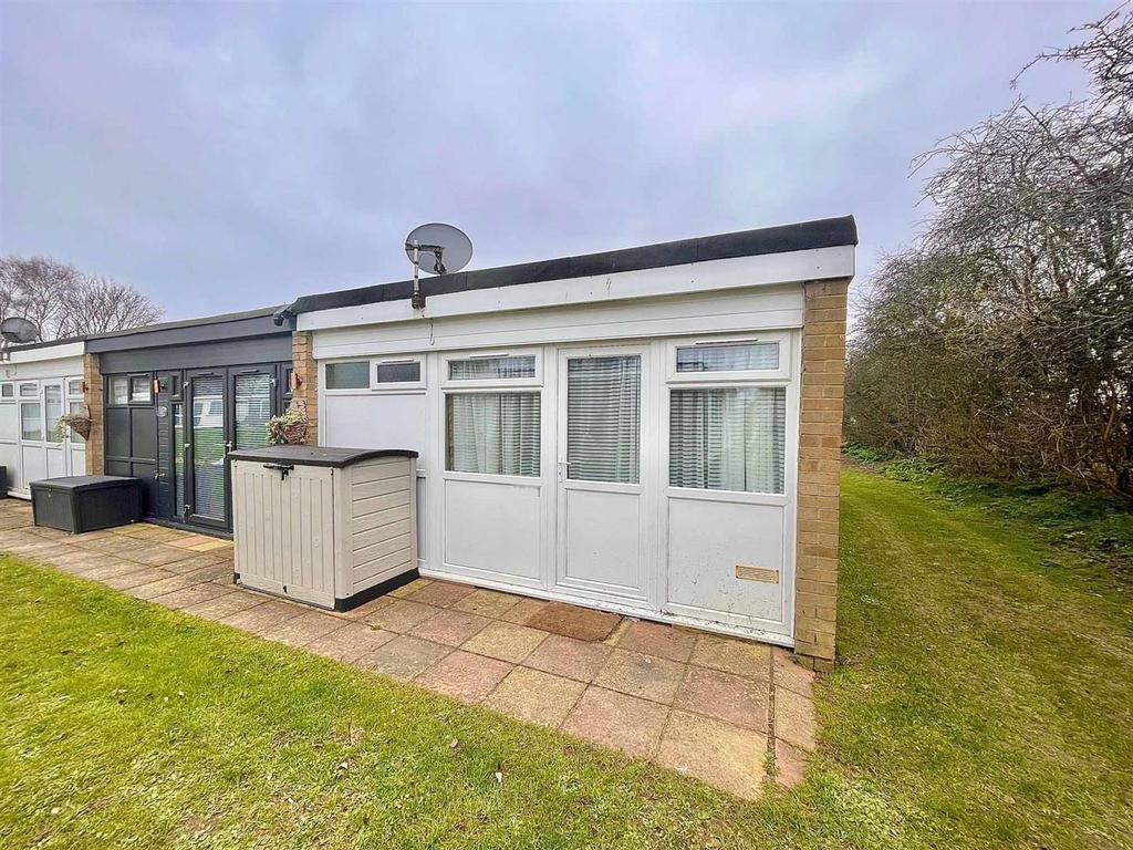 Belle Aire, Hemsby 2 bed chalet for sale £33,000