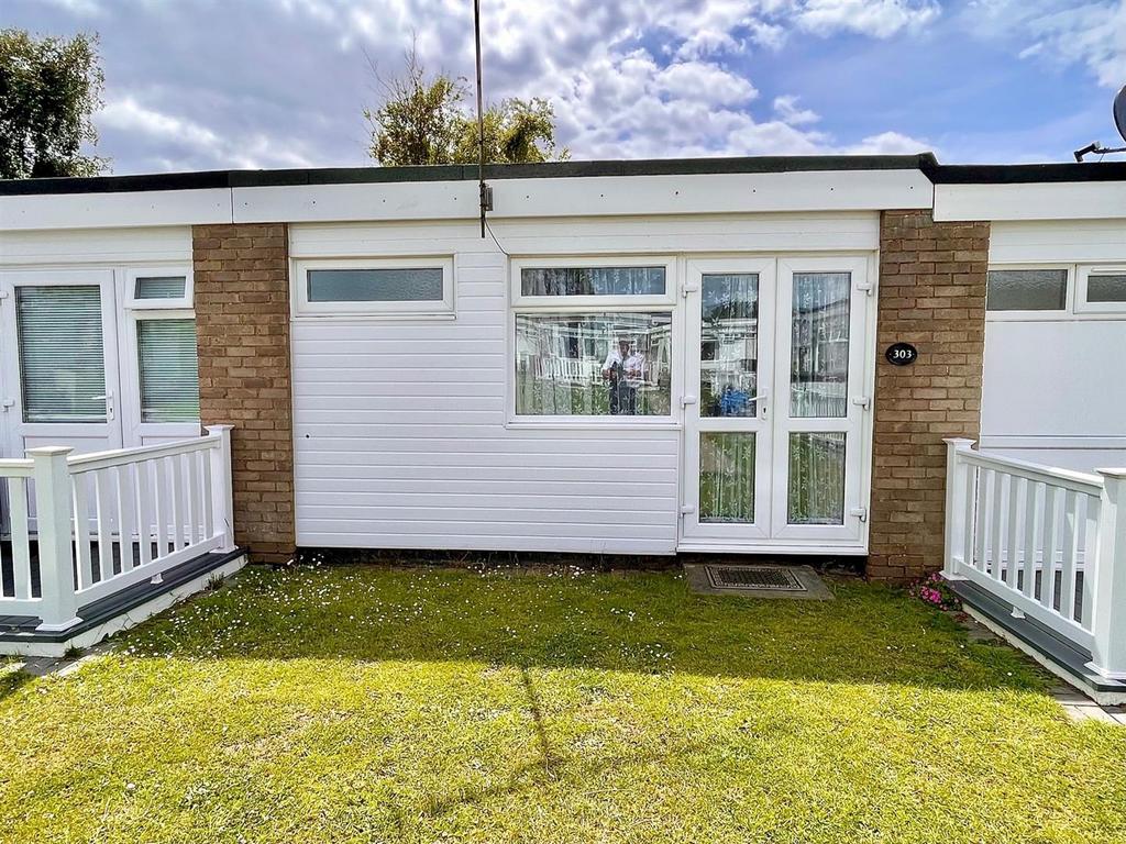Belle Aire, Hemsby 2 bed chalet for sale £26,000