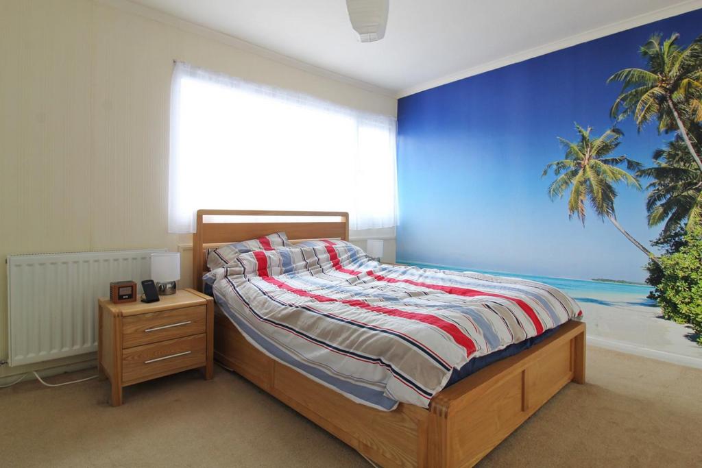 Bed 1a EH.jpg