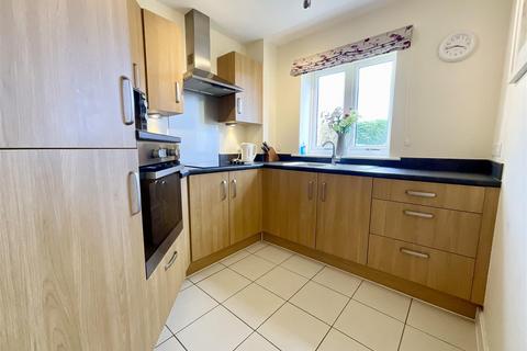 1 bedroom apartment for sale, Newby Farm Road, Scarborough