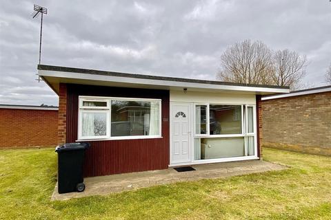 2 bedroom chalet for sale, Beach Road, Hemsby