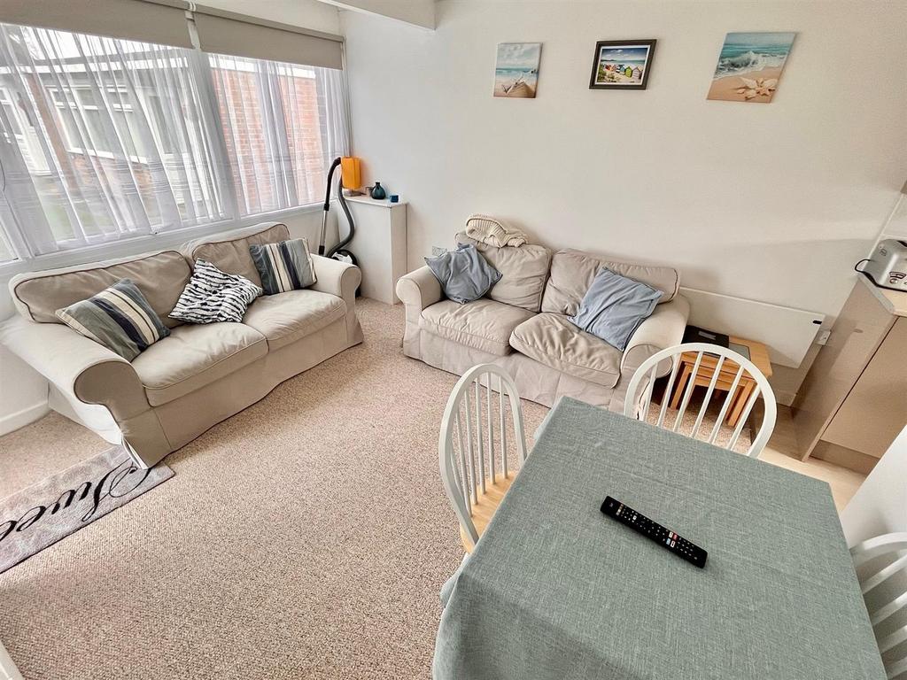 Sundowner, Newport Road, Hemsby 2 bed chalet for sale £28,500