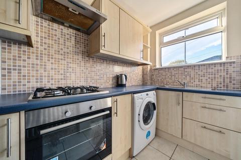 61 Woodside View, Leeds, LS4 2QS