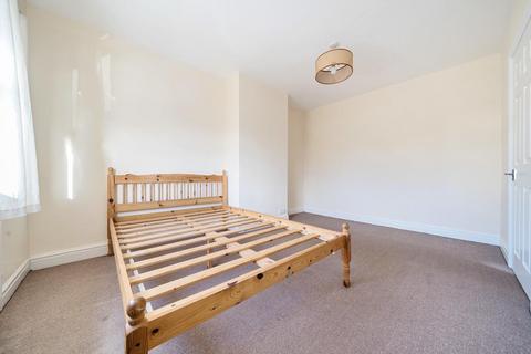 61 Woodside View, Leeds, LS4 2QS