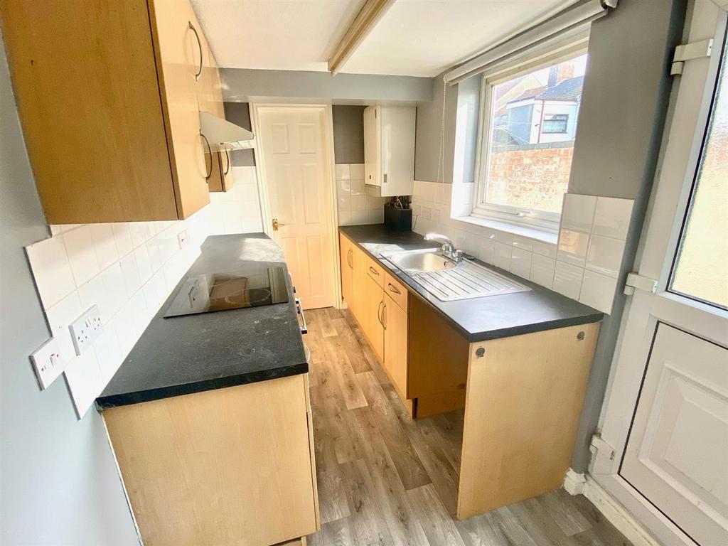 Stanford Street, Lowestoft, NR32 3 bed house £125,000