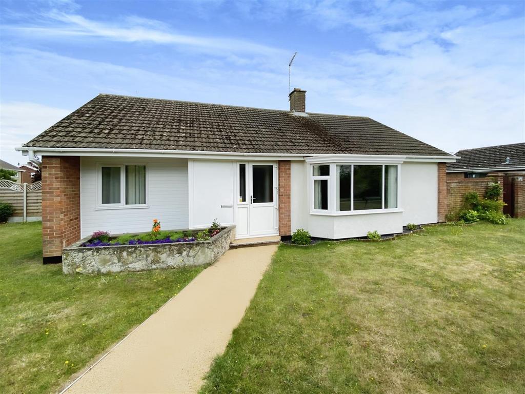 Elm Tree Road, South Oulton Broad, Lowestoft, NR33 2 bed detached